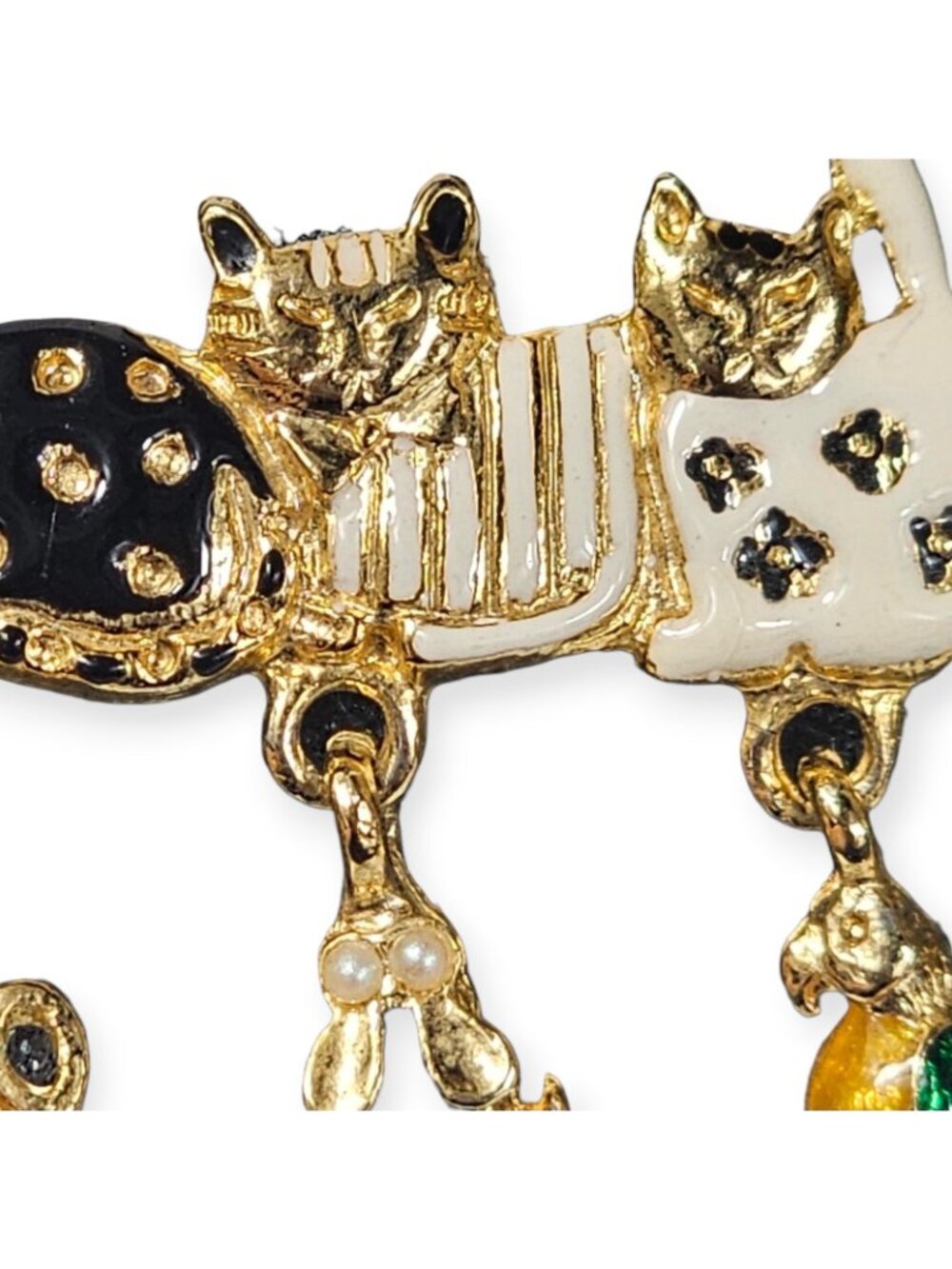ANGEL Signed Multi Color Enamel Kitty Cat Kitten Brooch w/Toy Dangles VTG - Picture 6 of 11